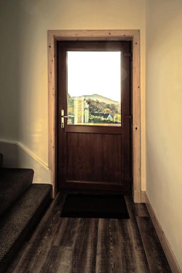 Ferienwohnung The Walk-Up Portree Exterior foto
